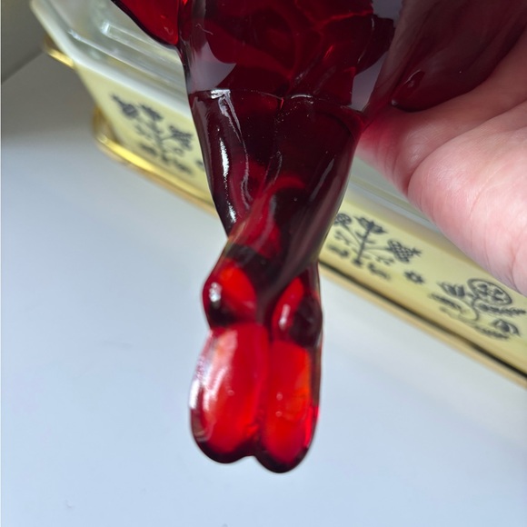 Elegant Red Glass Bathing Beauty Soap/Trinket Dish - Picture 8 of 8